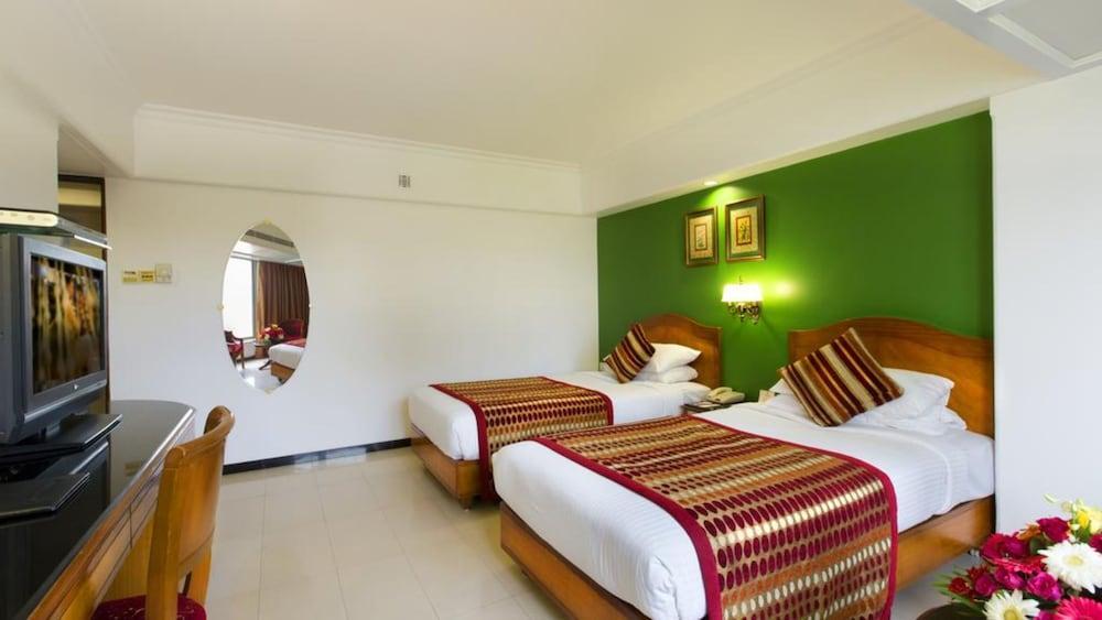 Ramee Guesline Hotel, Dadar Bombay Exterior foto